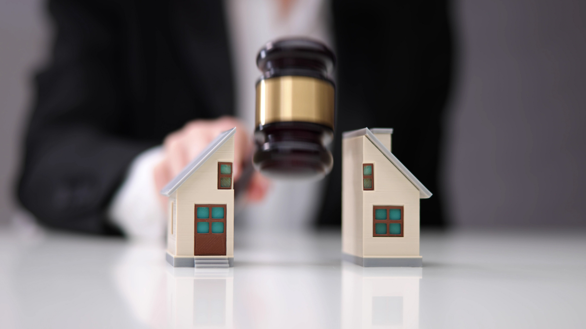 Splitting the house after a divorce